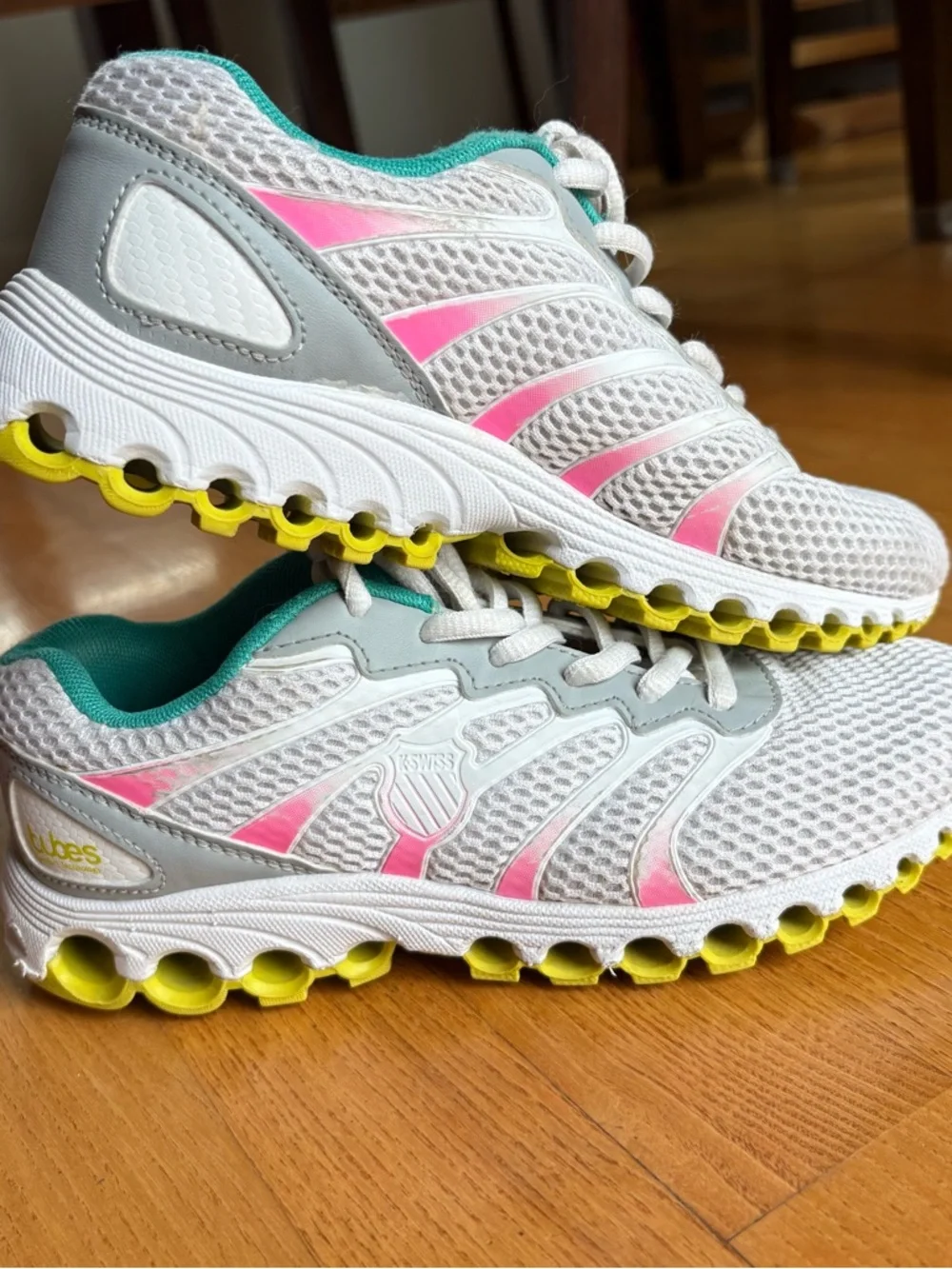 K-Swiss Tubes Sneakers shoes Comfort 200 Neon Pink Teal Youth Girls Size 3.5Y